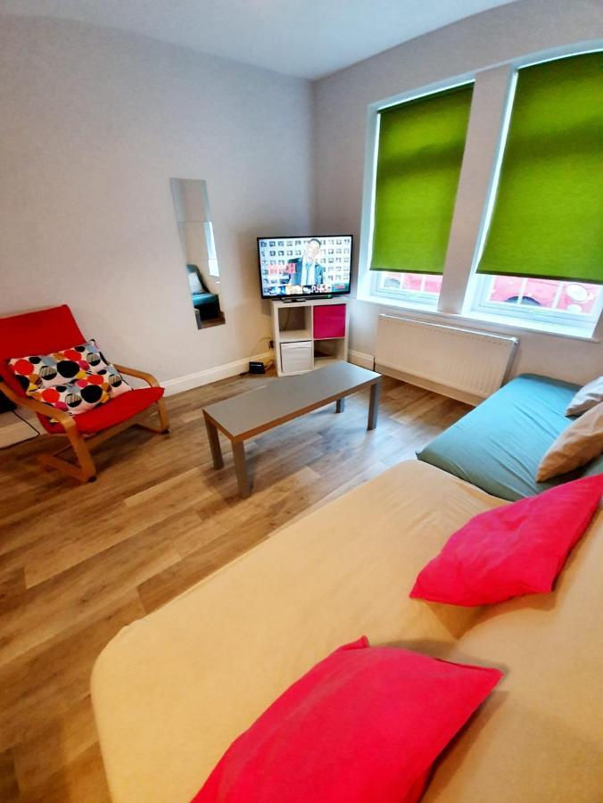 Beautiful 3 Bedroom House At The Sea Front - Amazing Location Southend-on-Sea Kültér fotó