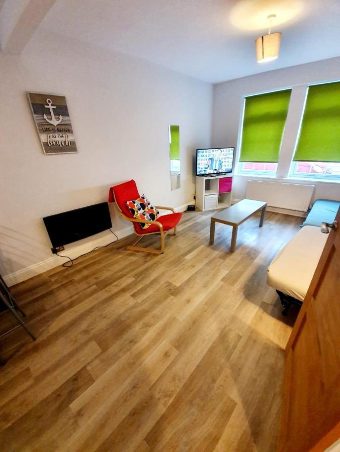 Beautiful 3 Bedroom House At The Sea Front - Amazing Location Southend-on-Sea Kültér fotó