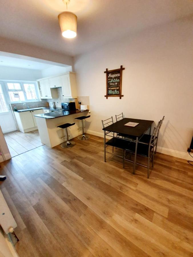 Beautiful 3 Bedroom House At The Sea Front - Amazing Location Southend-on-Sea Kültér fotó
