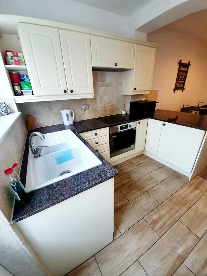 Beautiful 3 Bedroom House At The Sea Front - Amazing Location Southend-on-Sea Kültér fotó